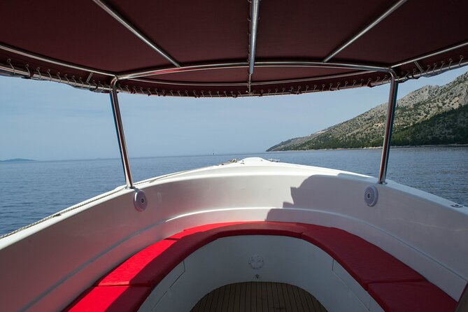 Private boat transfer Split/ Split airport - Hvar - Price, group size, and value that actually makes sense