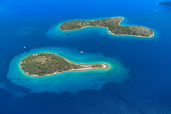 Private Boat Trip Swim and Chill in Crystal Blue Šibenik half day - A skipper who keeps the day easy, with onboard coffee and comfort