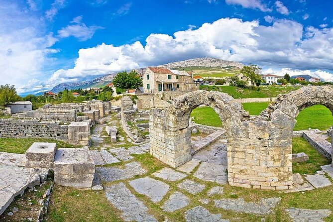Private Day Trip - Klis-Salona-Trogir - Stop 3: Trogir Old Town, Free Streets and a Calm Finale
