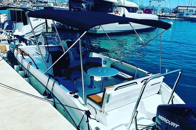 Private Half-Day Boat Tour from Split: Blue Lagoon & 2 Islands - On-board comforts: music, drinks in the fridge, and what’s included