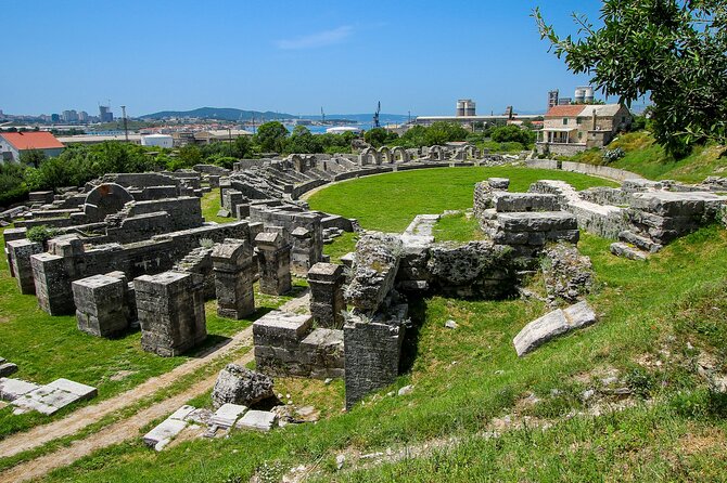 Private Half-Day Klis Tour with Salona and Trogir - Comfort details: air-conditioning, Wi-Fi, water, and ponchos