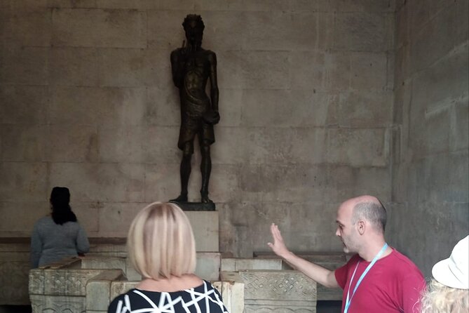 Private History tour - small group - Cathedral of St. Domnius, covered well without going inside