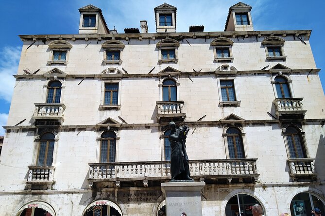 Private History tour - small group - The Temple of Jupiter: from emperor link to baptistery