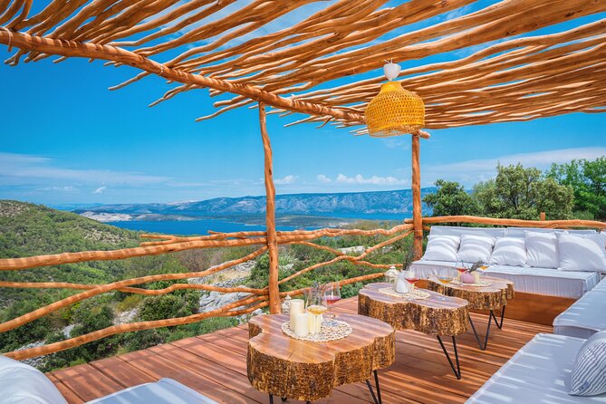 Private Hvar Island Bike Tour and Wine Tasting - Meeting at Braće Bibić 4, and how the start feels