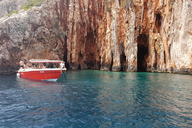 Private Red Rocks and Pakleni Islands beach hopping speedboat tour - Price, Group Size, and Whether This Is Good Value