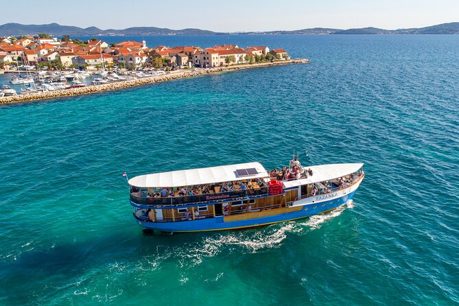 Private sailing tour at the Makarska Riviera - Swim Stops in Small Bays (And How to Make Them Fun)