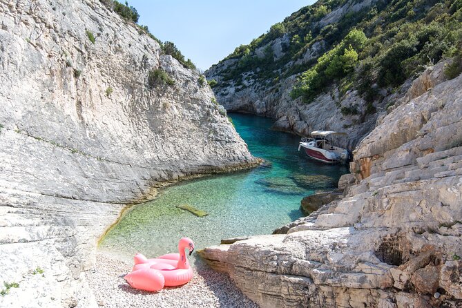Private Speed Boat Tour to Blue Cave & Pakleni islands - Your Optional Vis Stop: Komiza, Vis Town, and Budikovac Choices