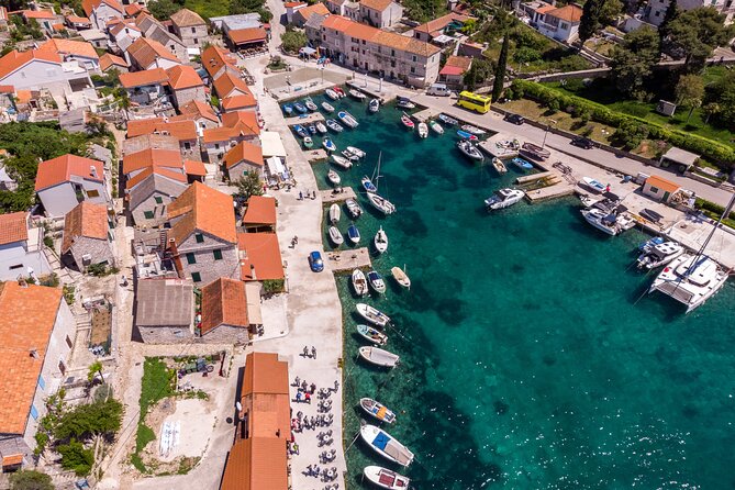 Private speedboat custome-made tour / from Trogir and Split - Snorkeling gear included, with the safety basics covered