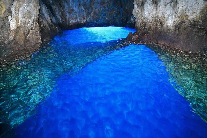 Private speedboat tour to Blue Cave and visit Island Hvar - Hvar Town Walk: Walls, Venetian Squares, and Harbor Views