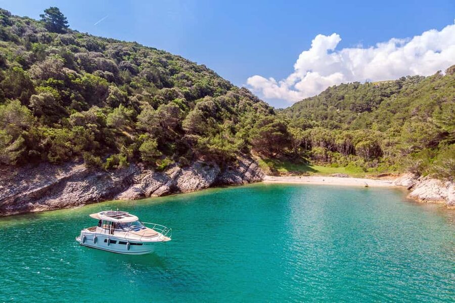 Private speedboat tours Sea Symphony - Why This Private Speedboat Day Feels Different on the Dalmatian Coast