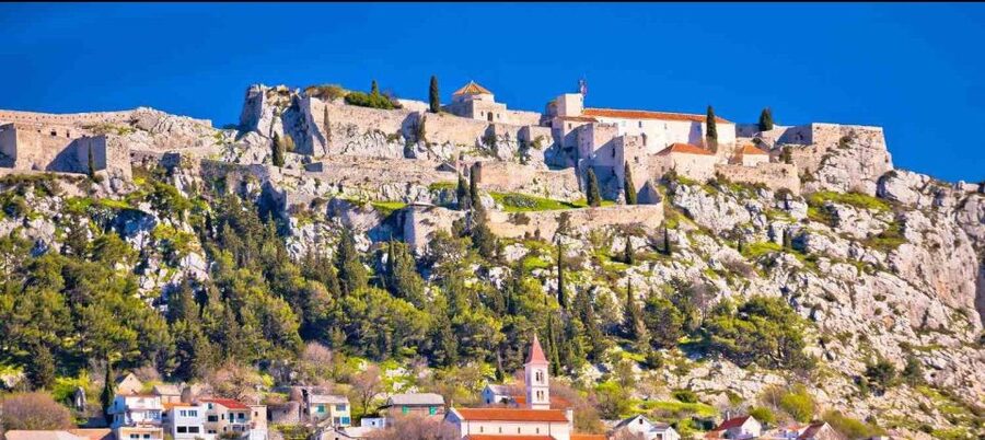 Private Split and Klis Fortress: A Unique Shore Excursion - Breaks for comfort: olive oil and local food samples