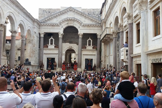 Private Split Walking Tour with Cathedral Entrance - Palace Substructures and the Vestibulum: Understanding the Engine Room