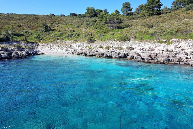 Private Tour of Red rocks, Pakleni Islands and Hvar's Southern Beaches - Stop 4, Pakleni Islands: The Main Event for Bays, Food, and Beach Bars