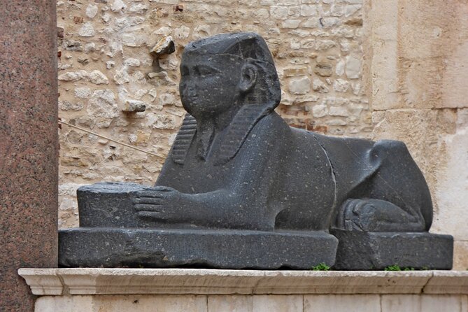 Private Walking Tour in Split Old Town (ENG, FRA, ITA, ESP) - Triklinij, Vestibulum, and the Peristyle: imperial rooms and imperial acoustics