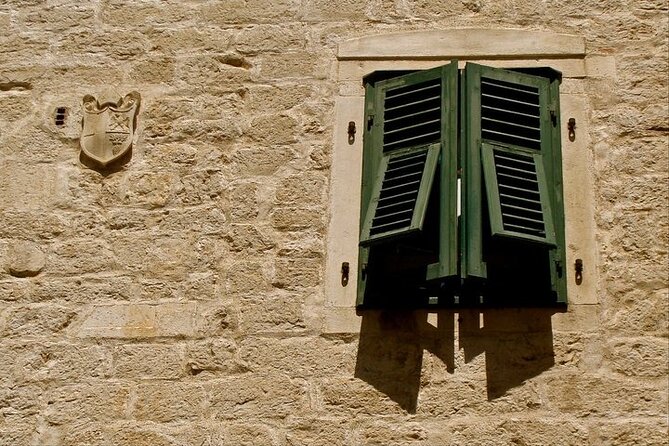Private walking tour of Sibenik - The public water memory: Pelegrini and the Four Wells