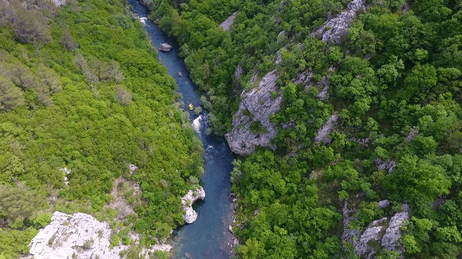 Rafting on the Cetina river - The short portage walk: why it’s there and how to handle it