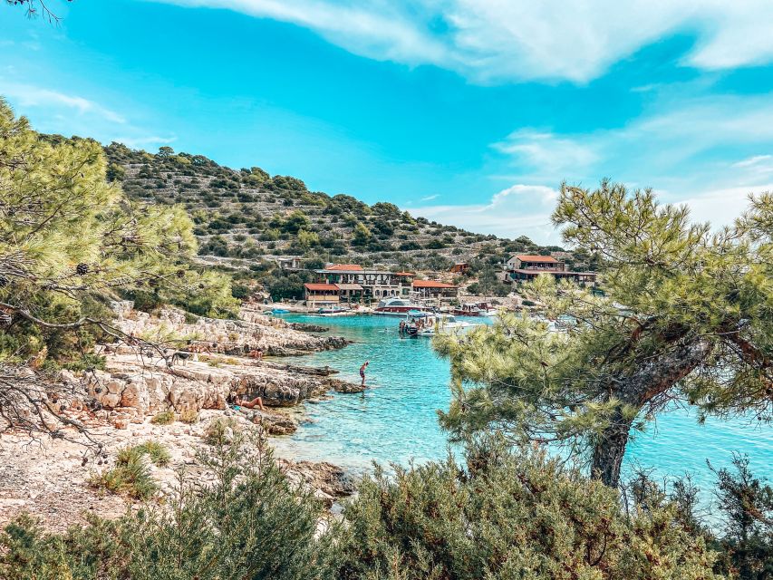 RIVIERA TOUR FROM ŠIBENIK, ZLARIN, PRVIĆ AND TIJAT - Meeting at Obala dr. Franje Tuđmana 5, and what to look for