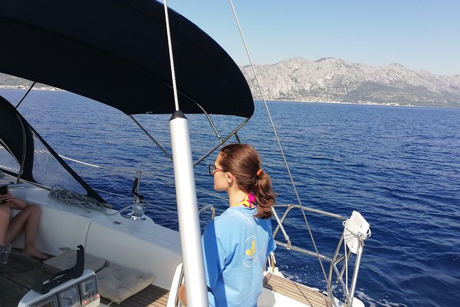 Sailboat tour to the islands - On-board comforts: drinks, fruit, and how the 6 hours are paced