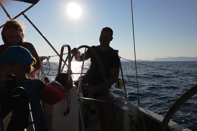 Sailboat tour to the islands - The swim and snorkel stop: where the day turns from pretty to memorable
