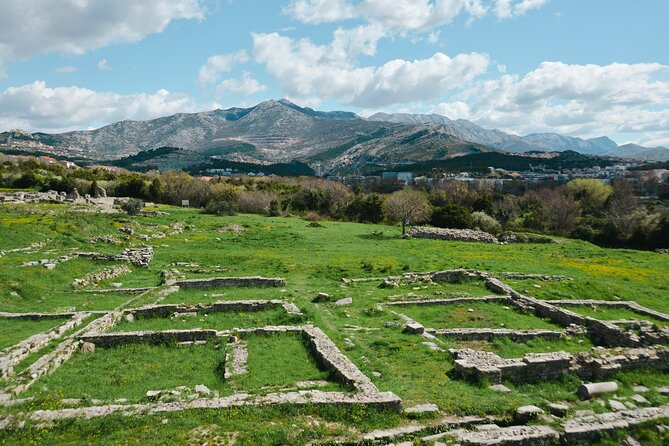 Salona & Amphitheater - Private guided tour - Admission incl. - Roman baths as the social center