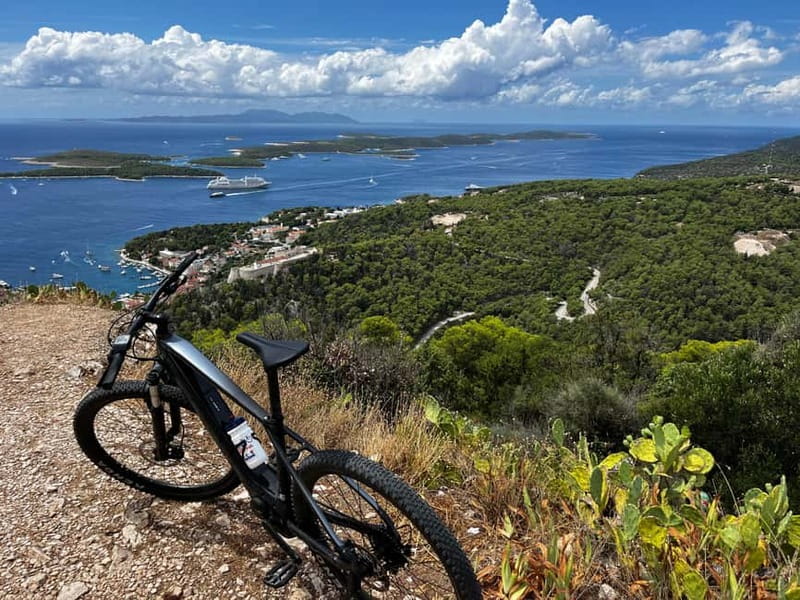 Self-guided mountain bike tour (non-electric) - Vidikovac Mountain, the Climb-to-View Moment