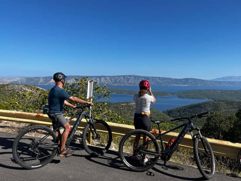 Self-guided mountain bike tour (non-electric) - Stari Grad, Old Town Energy Without the Rush