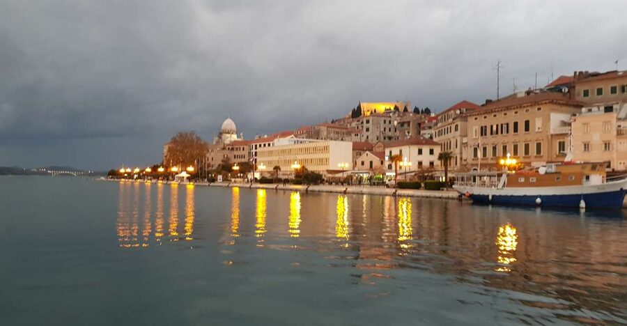 Sibenik: Guided Evening Walking Tour - Finding your guide: the lantern at gat Krka parking lot