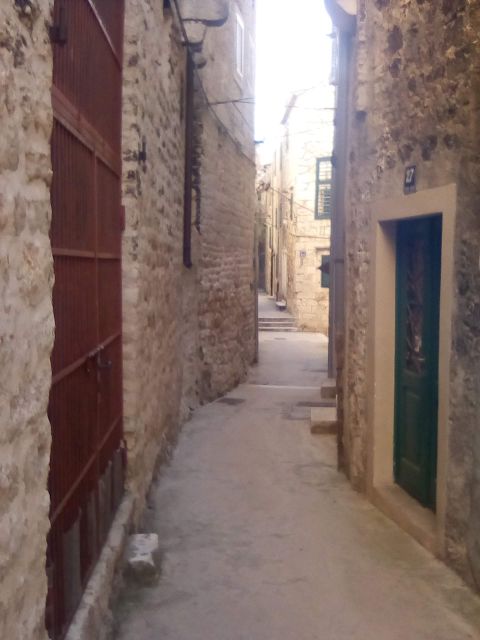 Šibenik walking tour in one hour! - Šibenik meter and Kalelarga: reading the main street like a story