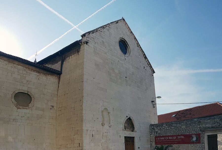 Šibenik walking tour in one hour! - Cathedral Square arrival: St. James becomes the anchor