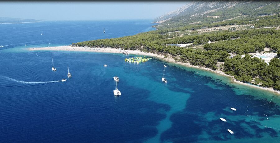 Speedboat to 3 islands: Hvar, Brač, Zečevo with watersports - Jelsa on Hvar: the relaxed fishing-village finish