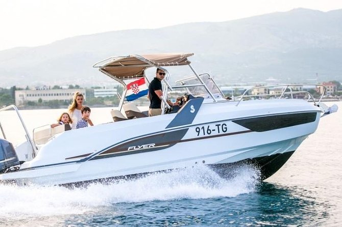 Speedboat transfer from Hvar town (Water taxi transfer) to Airport Split - The handoff in Split: port to the airport door by minivan