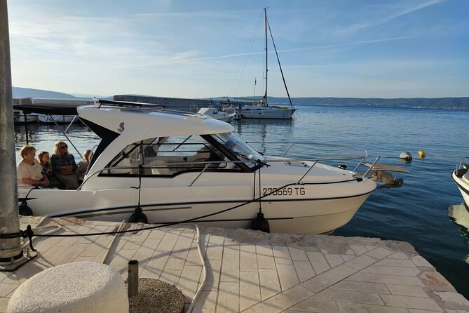 Speedboat transfer from Hvar town (Water taxi transfer) to Airport Split - Should you book the Hvar town to Split Airport speedboat transfer?