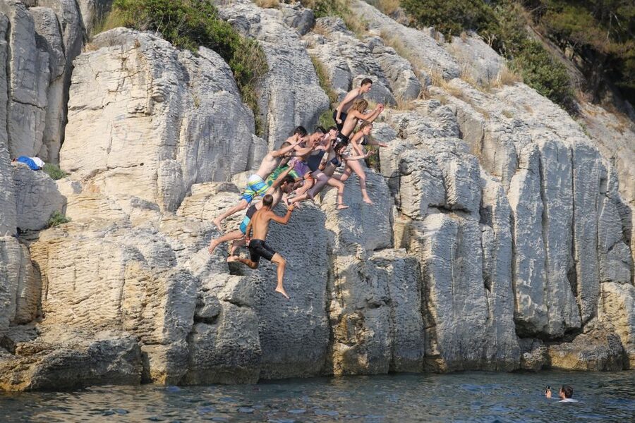 Split 4-Hour Guided Sea Kayak Tour - Back Toward the Port Gates: Red Roofs, Promenade, and a 4-Hour Pace