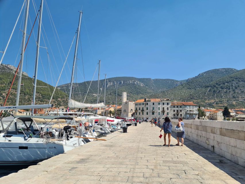 Split: Bisevo, Vis, and Hvar Boat Tour with Snorkel Stops - Komiza on Vis: coffee, breakfast, and a quieter shoreline pace
