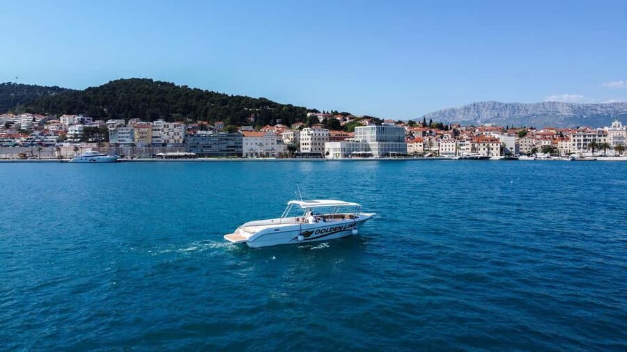 Split: Blue Cave & 5 Island Tour - Hvar town and the Paklinski islets, mixing atmosphere with sea time