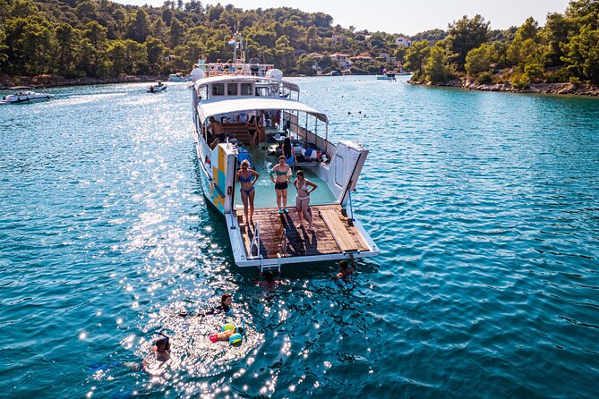 Split: Blue Lagoon, 3 Island Boat Tour & Mediterranean Lunch - Life on board: music volume, seating, bathrooms, and drinks