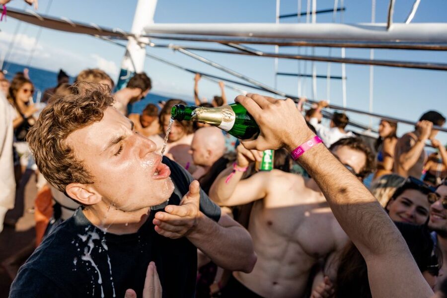 Split: Blue Lagoon Boat Party with DJs, Shots & After Party - From Jimmy Bar to the open sea: how the day starts
