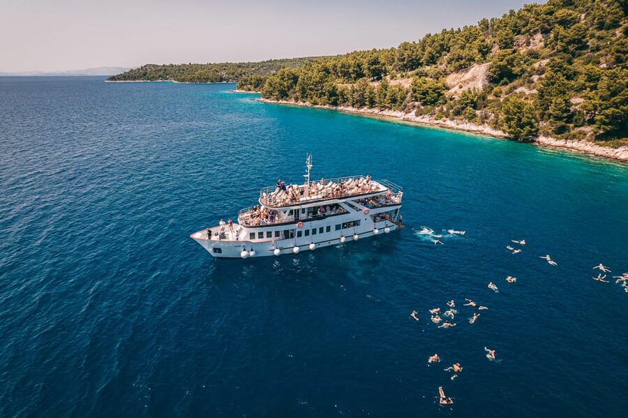 Split: Blue Lagoon, Shipwreck and Šolta with Food and Drinks - Key things to know before you go
