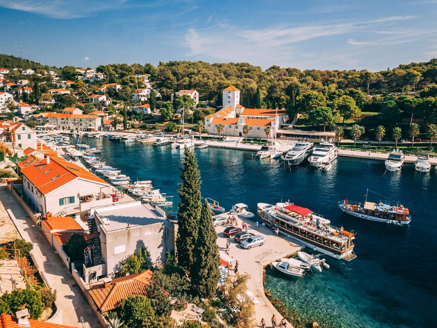 Split: Blue Lagoon, Shipwreck and Šolta with Food and Drinks - Blue Lagoon at Drvenik Veliki: lunch on the beach and real time to swim