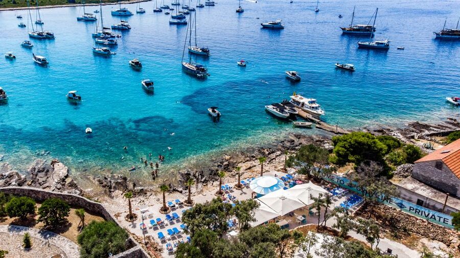 Split: Blue Lagoon, Shipwreck, & Šolta with Lunch & Drinks - Should you book the Split Blue Lagoon, Shipwreck Bay, and Šolta day?