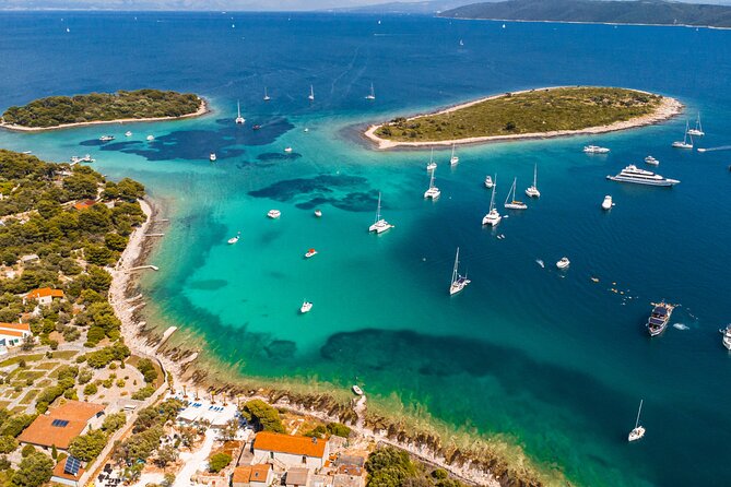 Split: Blue Lagoon & Šolta Tour with Lunch & Drinks - Crowds, Seating, And Comfort On A Busy Boat Day