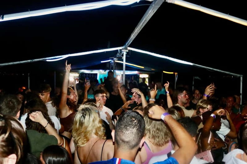 Split: Boat Crawl with Nightclub Access, Shots, & Boat Party - Free photography at every event, and how to actually use it