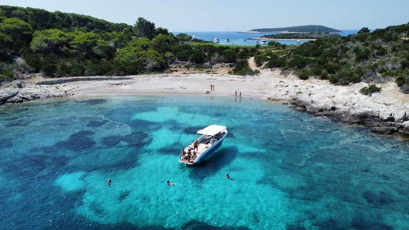 Split: Boat Tour to Blue Cave, Vis, Blue Lagoon, Hvar, Brač - Finding the meeting point in Split is the easy part