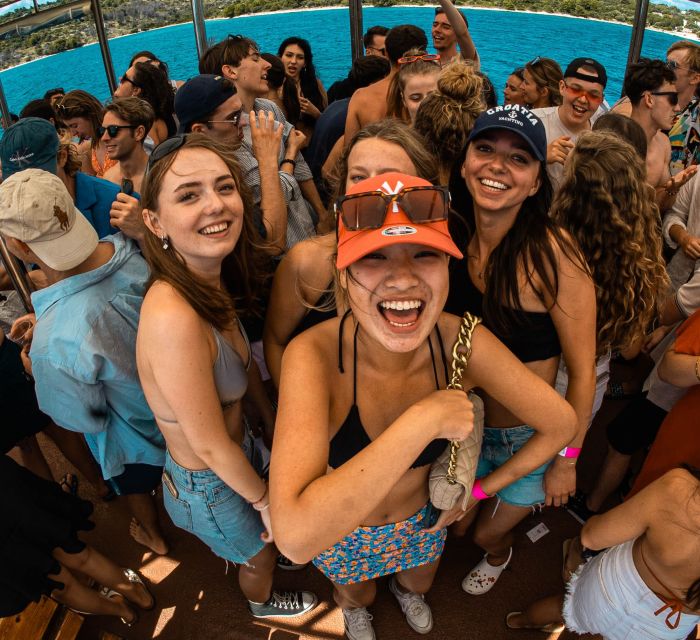 Split: Captain’s Boat Party – Blue Lagoon, DJ & Free Shots - Drinks and snacks on board: plan your spending