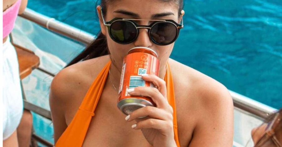 Split: Captain’s Boat Party – Blue Lagoon, DJ & Free Shots - Who this boat party suits best