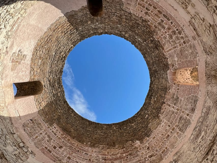 Split: Diocletian's Palace Private walking tour - Stepping into the Vestibule at the emperor’s entrance