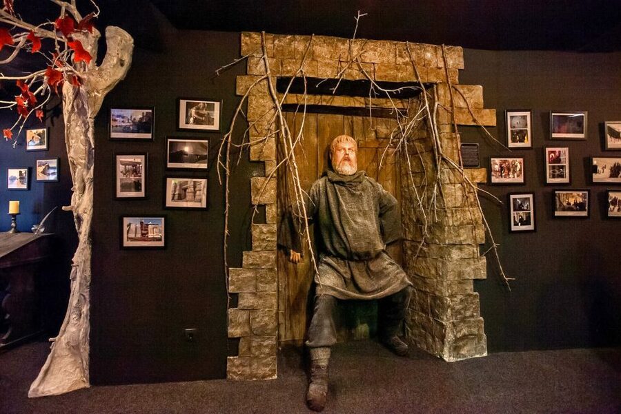 Split: Game of Thrones Museum Entrance Ticket - Five Themed Rooms: How Westeros Is Mapped for Your Feet