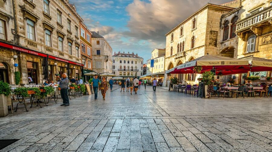 Split: Game of Thrones Tour with Diocletian's Palace Cellar - Old Town Walk: Golden Gate, Vestibul, and the Streets You Think You Know