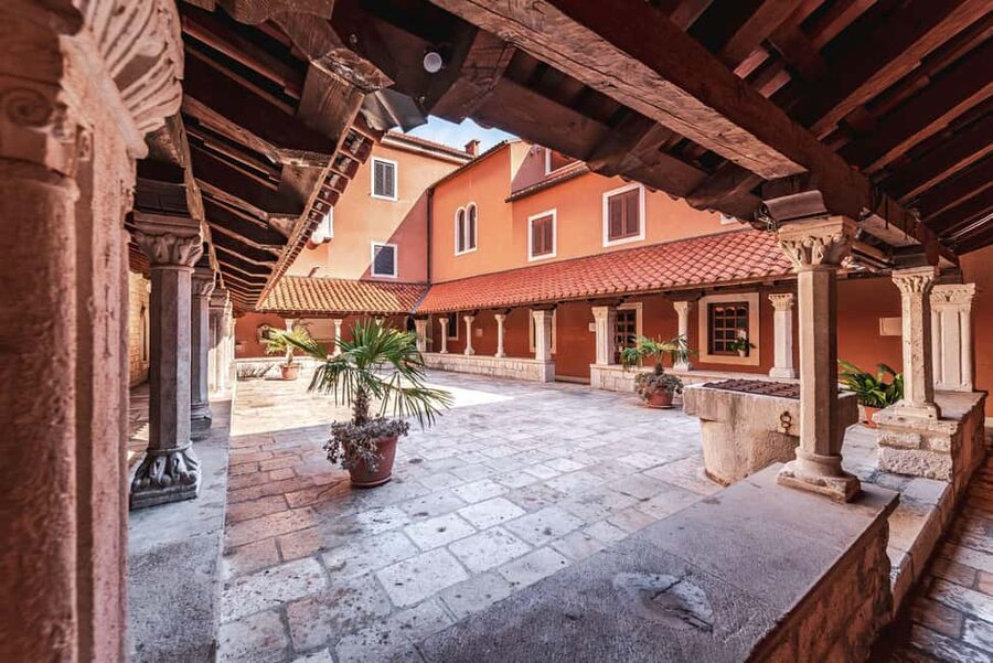Split: Jewish Heritage & Diocletian's Palace Walking Tour - Price and value: is $176 per person worth it?