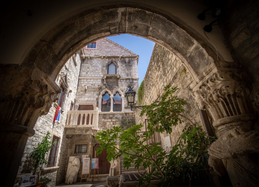 Split: Local History and Culture 90-Minute Walking Tour - How the small group format improves everything